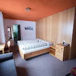 Hold Hotell